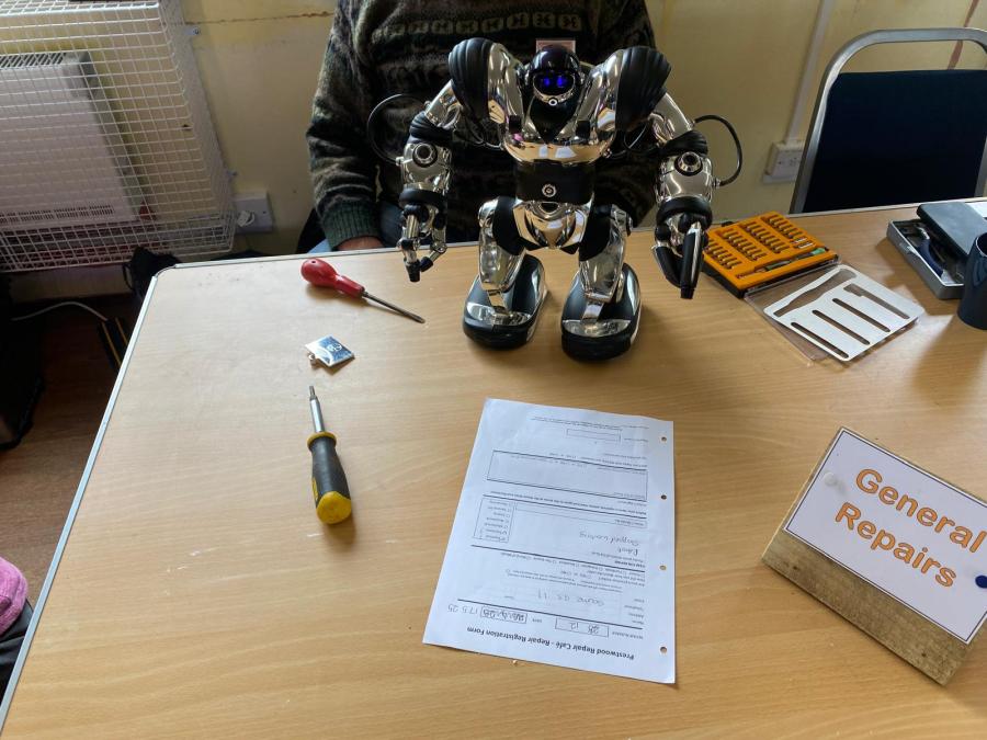 WowWee Robosapien toy